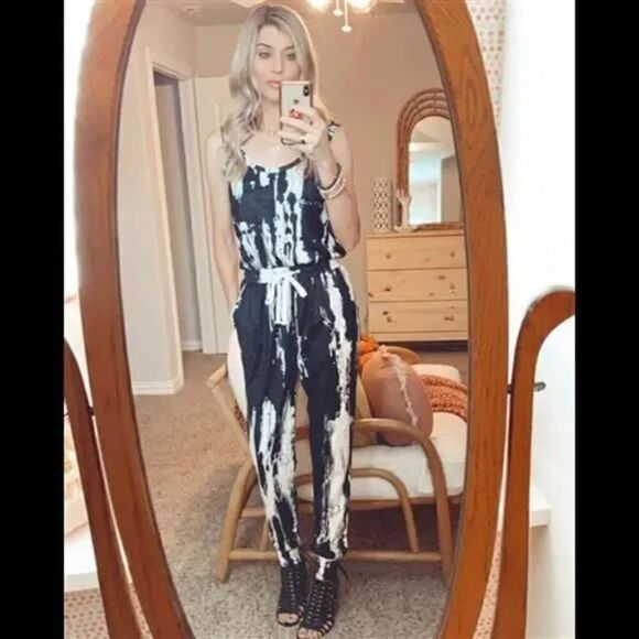 Jumpsuits Casual Round Neck Elastic Drawstring Waist Stretchy Romper w/ Pockets - Picture 6 of 7